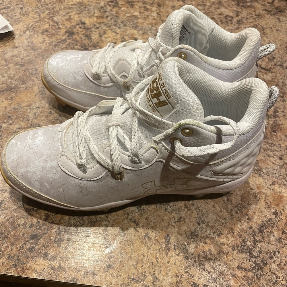 Bryce Harper Under Armour Size 4 Boys Baseball Cleats.
